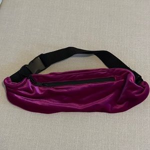 Triangl Velvet Fanny Pack